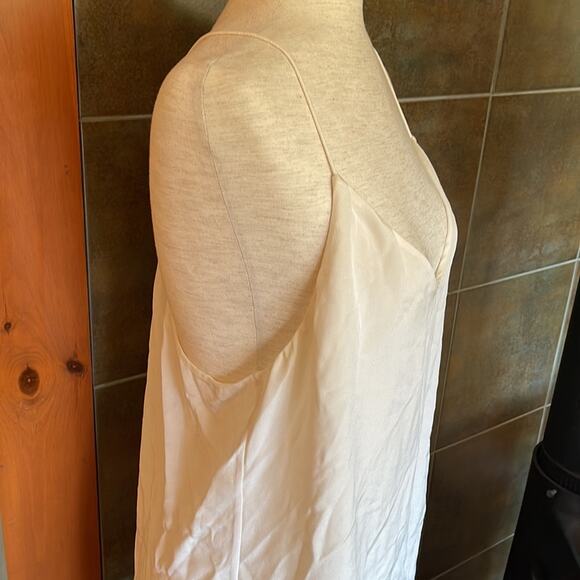 J.Crew 100% silk Camisole Vneck Elevated Basics Office Holiday Old Money 16 Tall - Picture 1 of 7